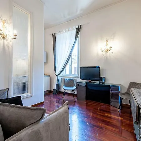 Luxury In Historical Building Apartment
